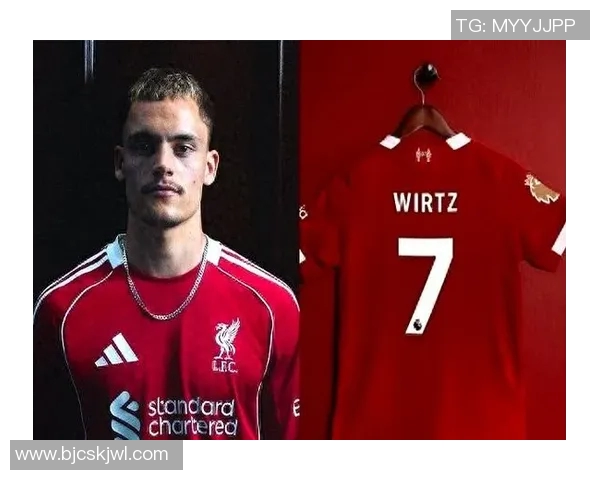 足球七号球衣背后的传奇人物与辉煌瞬间解析